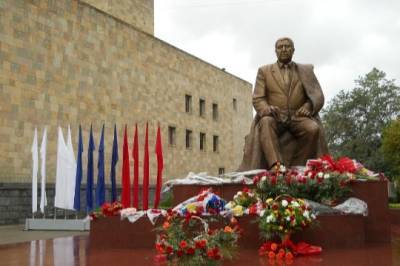 В Дагестане отмечают день рождения Гамзатова