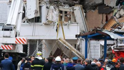 Более 200 сотрудников МЧС работают на месте взрыва газа в Ногинске