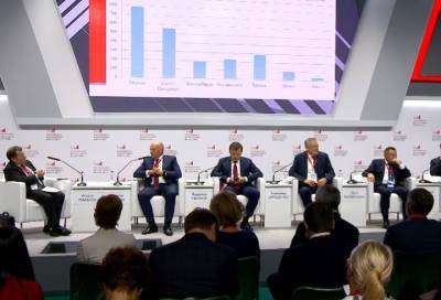 Александр Дрозденко на Московском финансовом форуме предъявил пакет заявок Ленобласти на инфраструктурные проекты