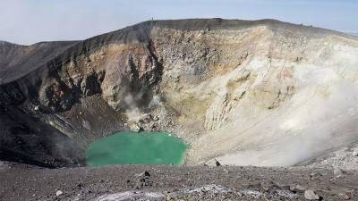 Курильский вулкан Эбеко засыпал пеплом Северо-Курильск