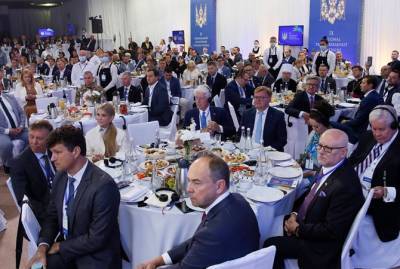 Депутат Анна Пуртова: Молитвенный завтрак - это традиция примирения политических элит