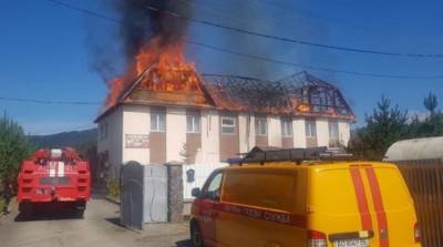 В Закарпатской области вспыхнул пожар в частном отеле