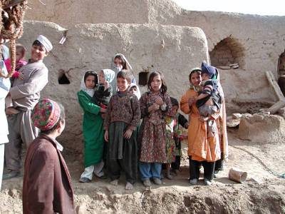 Китай предоставит Афганистану помощь продовольствием и вакцинами на $30 млн