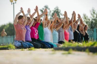 Инструкторов по йоге ждут в «Территории здоровья»