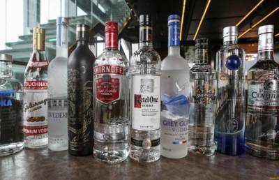 Водку теперь не пьют: почему россияне отказываются от напитка