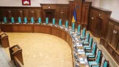 Уже второй член конкурсной комиссии заявил о незаконности отбора кандидатов в судьи КСУ
