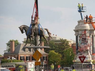 Судебное разбирательство длилось год: в США демонтировали статую американского генерала из-за расовой дискриминации