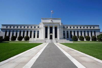 В ФРС сообщили, что рост экономики США в последние месяцы замедлился до умеренных темпов