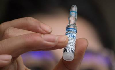 Bloomberg (США): какие уроки можно вынести из проблем с российской вакциной от covid-19