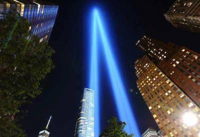 Световые колонны зажглись в Нью-Йорке в память о терактах 11 сентября