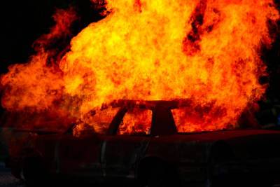 Возле села Саджур сгорел автомобиль, в нем было найдено тело человека