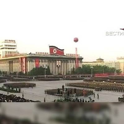 В Пхеньяне прошел военный парад, посвященный 73-й годовщине основания КНДР
