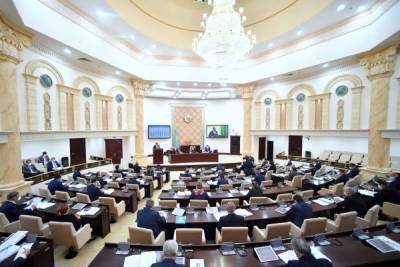 Изменения в Договор о ЕАЭС приняты парламентом Казахстана