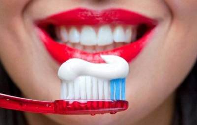 Как правильно чистить зубы: учимся ухаживать за ротовой полостью