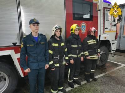 В Твери пожарные спасли женщину из горящей квартиры