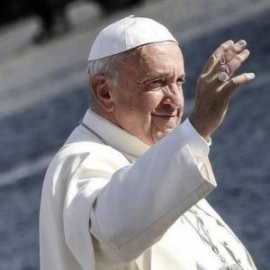 Папа Франциск отправил в римские тюрьмы 15 тысяч порций мороженого