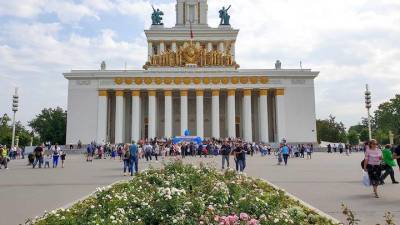 Концерты, экскурсии и ночные прогулки: ВДНХ приглашает поздравить Москву вместе