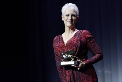 Джейми Ли Кертис посвятила награду Венецианского фестиваля жертвам насилия