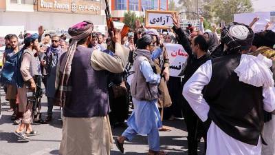 Талибы запретили акции протеста в Афганистане без одобрения властей