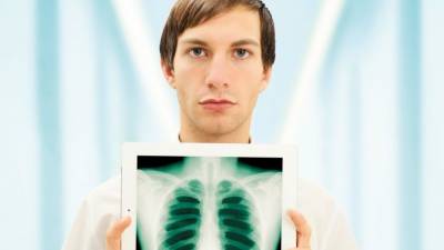 Пульмонолог показал ТОП-5 упражнений для укрепления дыхательной системы