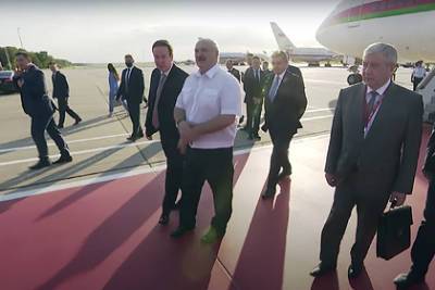 Лукашенко прибыл с визитом в Москву