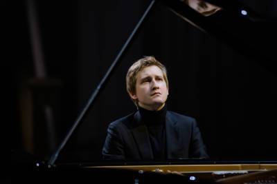 Известный пианист Дмитрий Маслеев выступит в Пскове с концертом