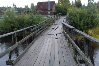Аварийный мост в Карелии, на который пожаловались жители, собираются снести