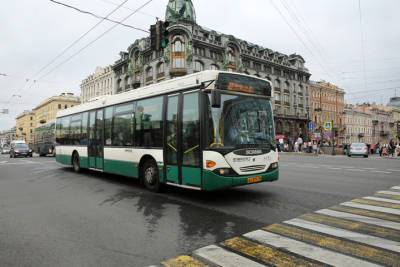 Стало известно, кто будет возить петербуржцев на автобусах после транспортной реформы