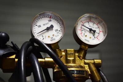 Александр Иванников - Цена на газ в Европе преодолела отметку 675 долларов за 1000 кубометров - aif.ru - Лондон - Голландия