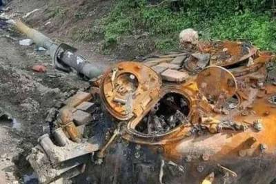 Иранский дрон точным ударом уничтожил танк Т-72 мятежников