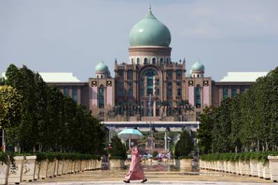 Матери в Малайзии отстояли в суде право давать гражданство своим детям