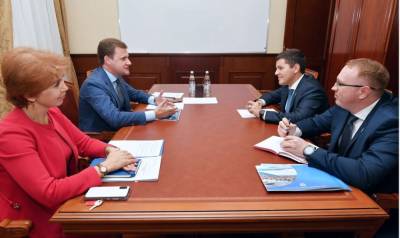 Артюхов и министр Чекунков обсудили туризм на Ямале, который принесет ₽20 млрд налогов