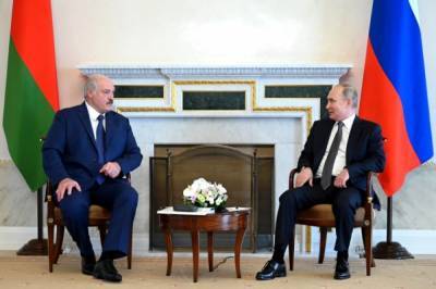 Путин и Лукашенко проведут часть переговоров за рабочим обедом - Песков