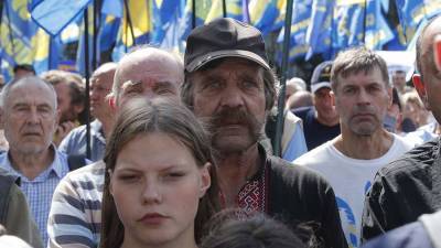 Жители Киева вышли на митинг у стен Верховной рады