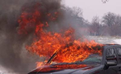 В Иркутской области брата с сестрой подозревают в поджоге машины с ребенком