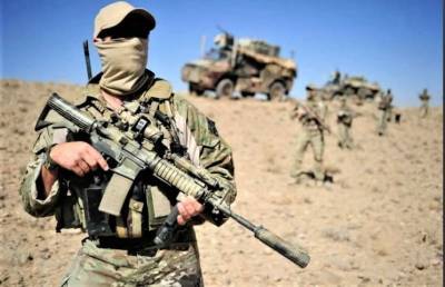 Британские военные надели платья, чтобы сбежать от талибов