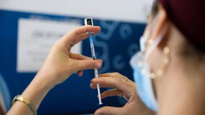 Минздрав Израиля раскрыл данные о вакцинации, переданные Pfizer