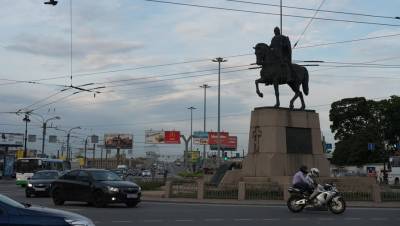 Проезд по площади Александра Невского закроют в выходные