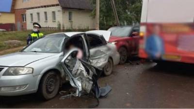 Водитель легковушки погибла в ДТП с автобусом в Воткинске