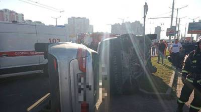 В Минске два авто опрокинулись после столкновения, пострадали водители