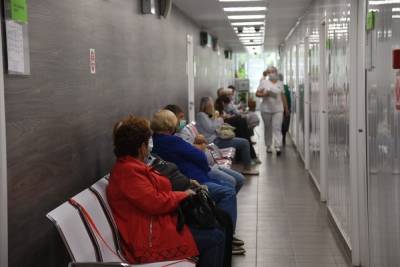В облздраве пояснили, как разделяют потоки пациентов в поликлинике Волгограда