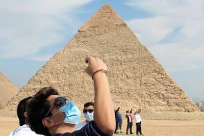 Власти Египта начнут лечить подхвативших COVID-19 туристов