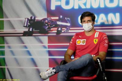 Карлос Сайнс: Ferrari ждёт сложный уик-энд