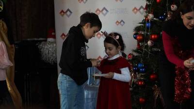 Российско-армянский фонд поздравил детей Русской общины Карабаха