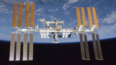 Самое многолюдное «застолье»: Новый год в космосе встретили сразу 10 человек