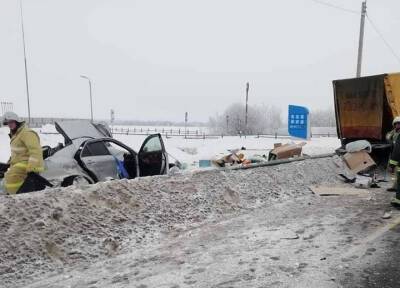 Три человека погибли в ДТП со стоящей «Газелью» на трассе М-4 под Воронежем