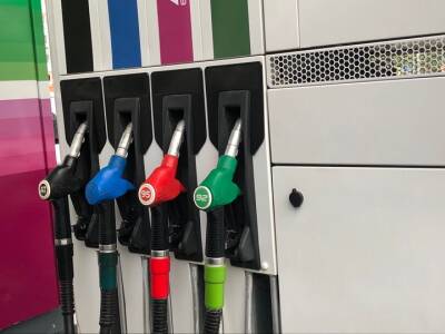 В первый день 2022 года крупная сеть заправок в Уфе повысила цены на бензин