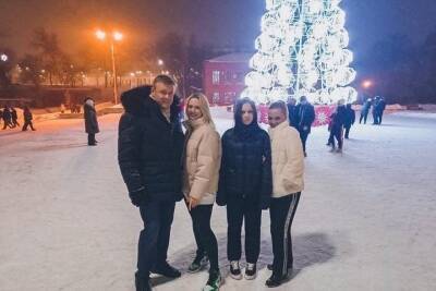 Любимов с семьей встретил Новый год-2022 в центре Рязани