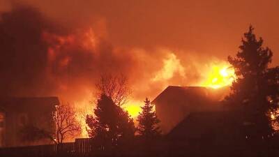 В штате Колорадо объявили режим ЧС из-за природных пожаров
