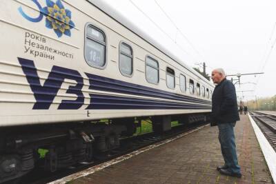 Новий рік у поїздах зустрінуть близько 10 тисяч пасажирів